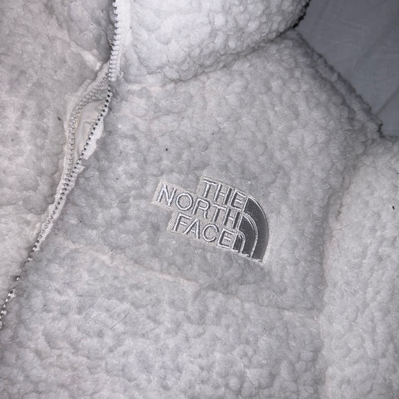 NORTH FACE PUFFER BRAND NEW - Picture 3 of 3